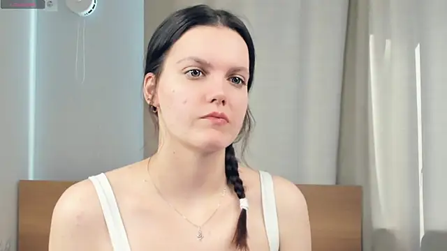 JuliannPaysour online show from 2, 4, 2026