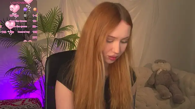 Snapshot of zoeforrd chatting on 25, 4, 2026 zoeforrd online show from 25, 4, 2026