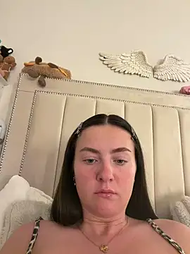 Snapshot of LolaSkyee chatting on 27, 4, 2026 LolaSkyee online show from 27, 4, 2026