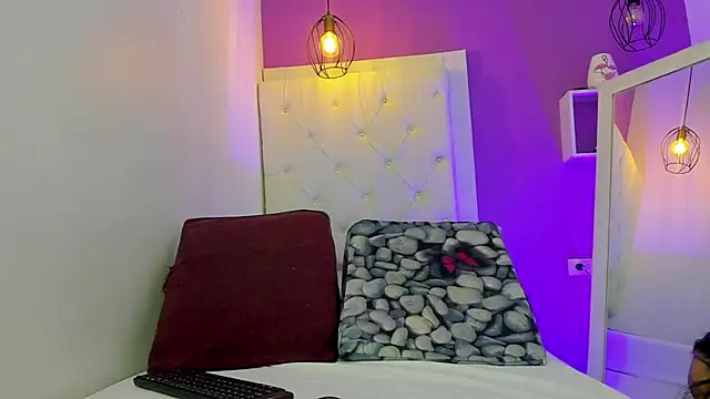 Snapshot of Camila_and_Johan_naughty chatting on 28, 5, 2026 Camila and Johan naughty online show from 28, 5, 2026