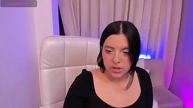 Snapshot of Arihanna_London chatting on 1, 5, 2026 Arihanna London online show from 1, 5, 2026