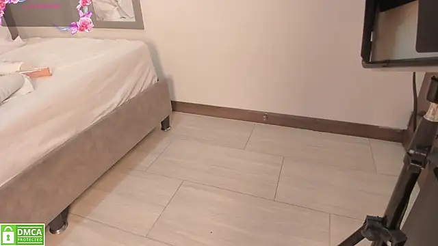 Natasha Marin online show from 7, 4, 2026