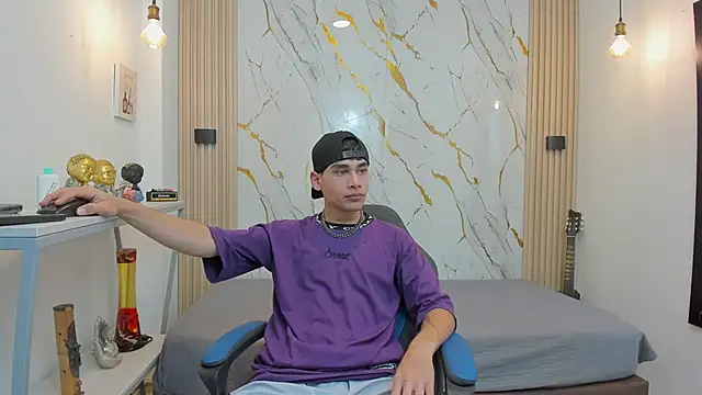 Snapshot of Kitsune_44 chatting on 9, 4, 2026 Kitsune 44 online show from 9, 4, 2026