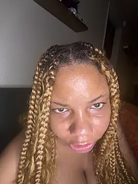 Snapshot of Ariqueendadon chatting on 7, 4, 2026 Ariqueendadon online show from 7, 4, 2026