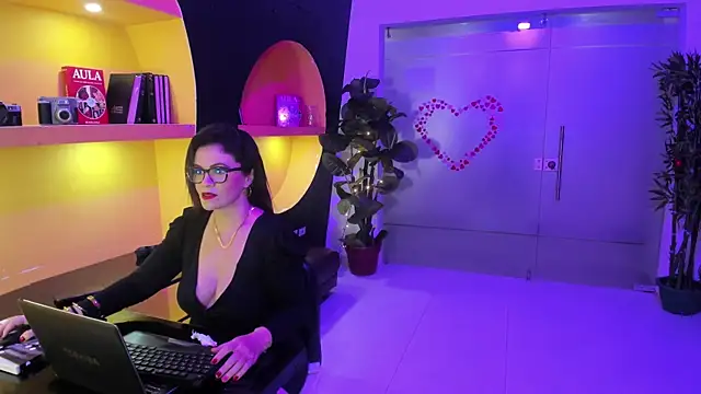 BiancaRoyalle online show from 24, 4, 2026