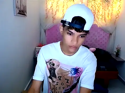 chris evans77 online show from 6, 4, 2026