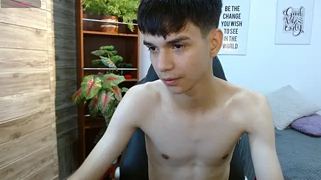 Snapshot of maxim_rod chatting on 13, 4, 2026 maxim rod online show from 13, 4, 2026