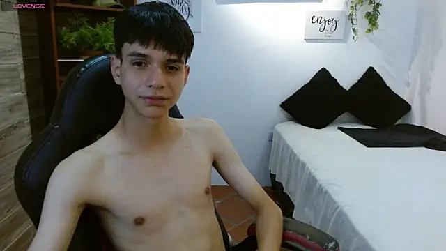 Snapshot of maxim_rod chatting on 21, 4, 2026 maxim rod online show from 21, 4, 2026