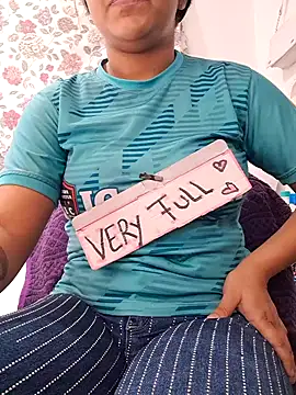 Snapshot of Whore_Messy1 chatting on 29, 3, 2026 Whore Messy1 online show from 29, 3, 2026