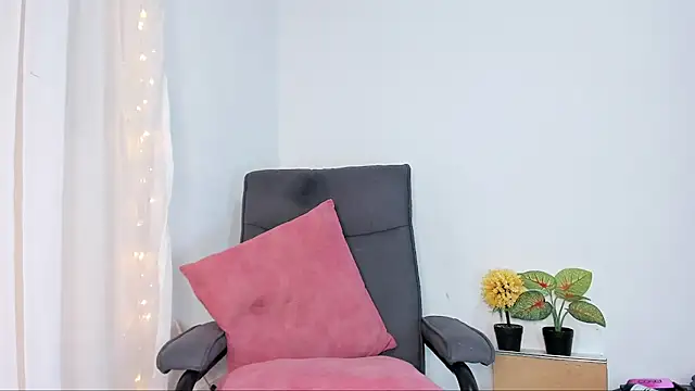 Debora Rayssa online show from 25, 5, 2026