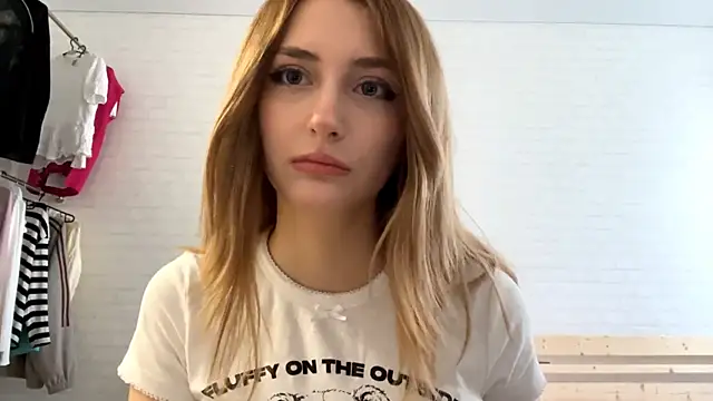 CassiPlacido online show from 4, 5, 2026