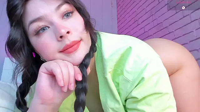 Snapshot of NatalForsy chatting on 4, 5, 2026 NatalForsy online show from 4, 5, 2026