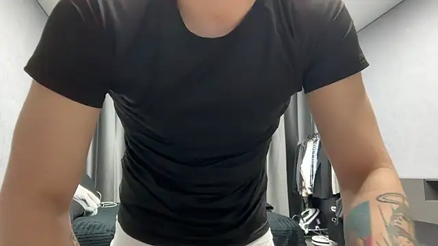 MaxWoolf online show from 16, 4, 2026