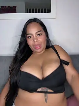 lunaa love online show from 19, 4, 2026