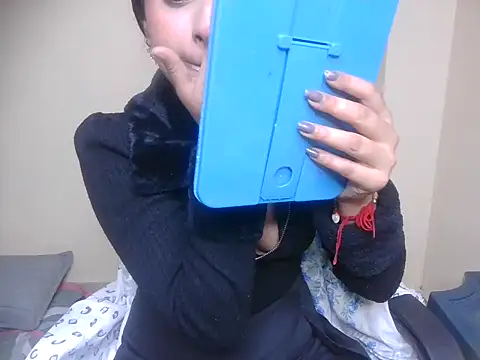 Snapshot of NANCY_OBEROYE chatting on 17, 5, 2026 NANCY OBEROYE online show from 17, 5, 2026