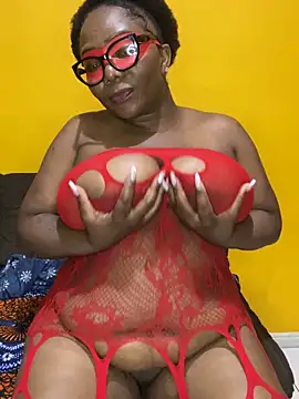 BoobsQueeen online show from 16, 5, 2026