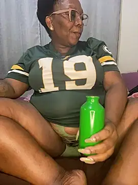 Snapshot of BoobsQueeen chatting on 31, 7, 2026 BoobsQueeen online show from 31, 7, 2026