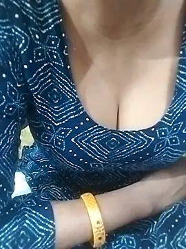 Snapshot of Pinky-hot11 chatting on 24, 4, 2026 Pinky-hot11 online show from 24, 4, 2026