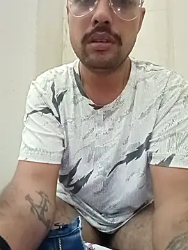 Snapshot of herochoclateboy chatting on 3, 5, 2026 herochoclateboy online show from 3, 5, 2026