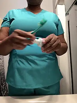 Sweetie8582 online show from 4, 4, 2026