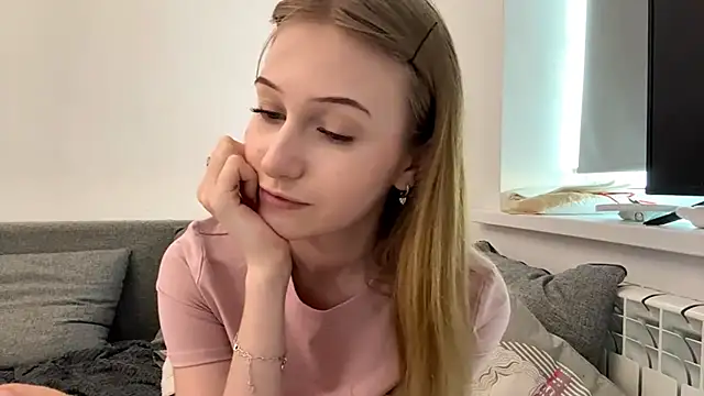KatrineDrea online show from 17, 4, 2026
