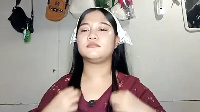 BrandeePhatdouang online show from 9, 4, 2026