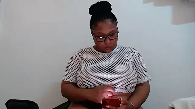 xxZoeyx online show from 8, 3, 2025