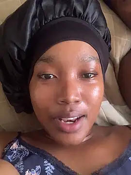 BlackBerryPeaches online show from 18, 4, 2026