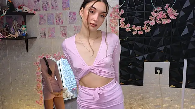 belle cute online show from 8, 4, 2026