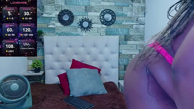 Skylernaomi online show from 18, 5, 2026