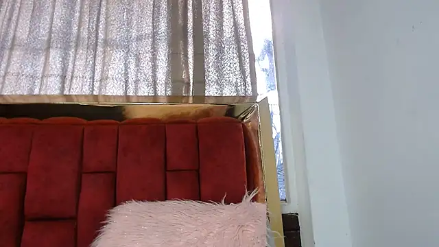 Snapshot of mia_rousse_vc chatting on 7, 6, 2026 mia rousse vc online show from 7, 6, 2026