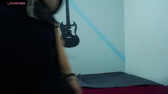 Luna  white online show from 31, 3, 2026