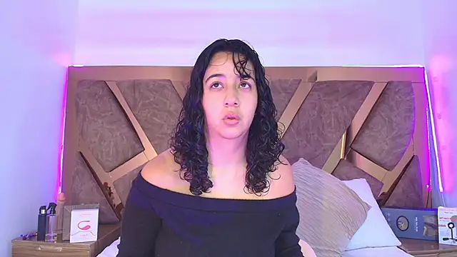 Snapshot of bella_swwan_ chatting on 11, 4, 2026 bella swwan online show from 11, 4, 2026