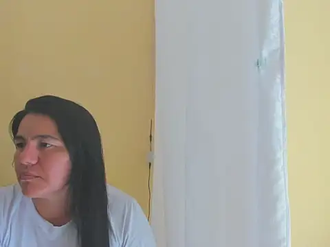 CRIS MILF online show from 24, 4, 2026