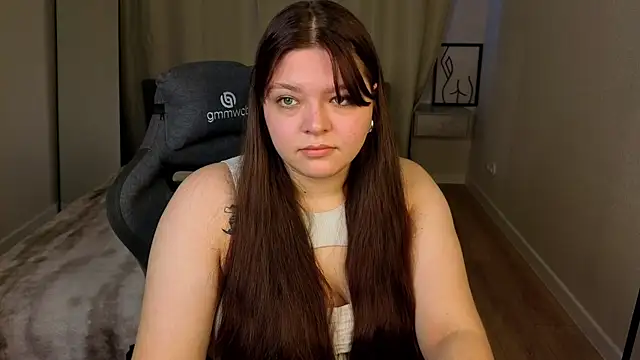 Evelyne Loo online show from 13, 4, 2026