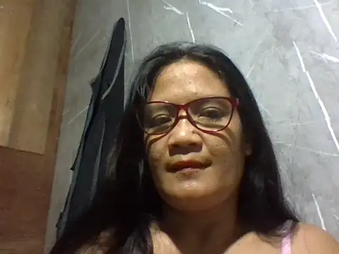Snapshot of PinayZaira chatting on 1, 6, 2026 PinayZaira online show from 1, 6, 2026