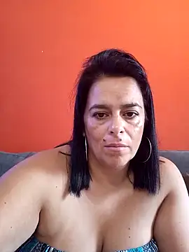 Snapshot of lucianamorocha chatting on 15, 4, 2026 lucianamorocha online show from 15, 4, 2026