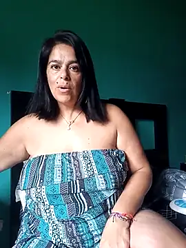 Snapshot of lucianamorocha chatting on 8, 5, 2026 lucianamorocha online show from 8, 5, 2026