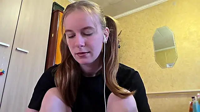 Snapshot of DonnaKuc chatting on 23, 4, 2026 DonnaKuc online show from 23, 4, 2026
