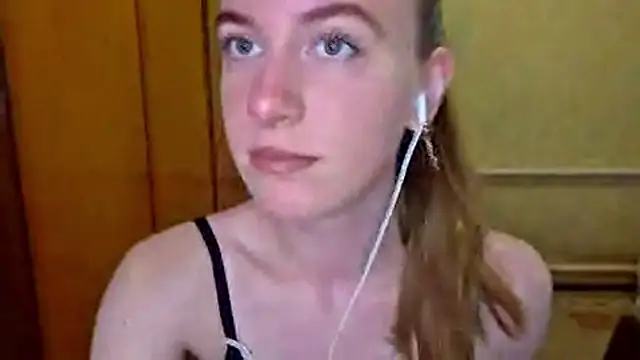 Snapshot of DonnaKuc chatting on 6, 5, 2026 DonnaKuc online show from 6, 5, 2026