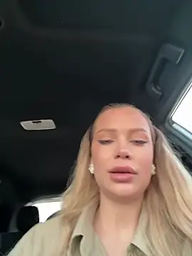 Girl-Mia online show from 4, 4, 2026