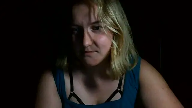 Snapshot of TinaKittyX chatting on 12, 6, 2026 TinaKittyX online show from 12, 6, 2026