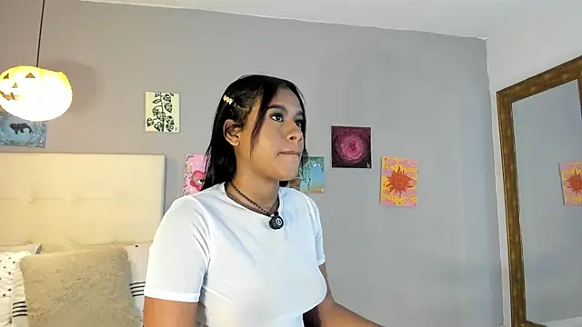 Melaniaa Roussee online show from 6, 7, 2026