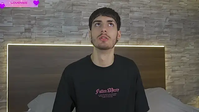 Snapshot of Enzo_Crown chatting on 1, 4, 2026 Enzo Crown online show from 1, 4, 2026