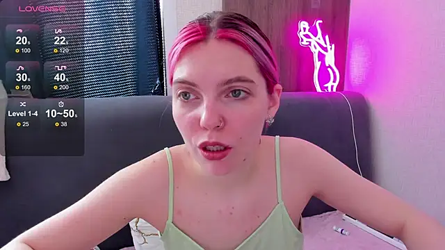 Snapshot of Marie_Reyess chatting on 23, 4, 2026 Marie Reyess online show from 23, 4, 2026