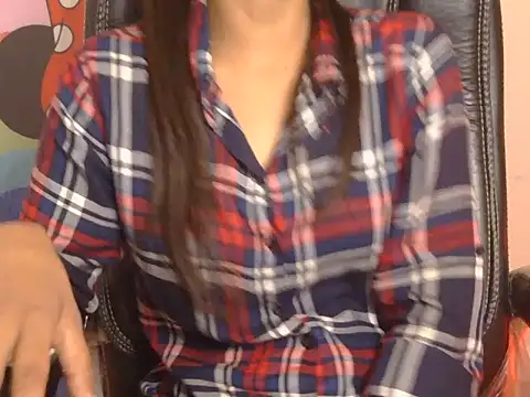 Snapshot of pari_darling chatting on 1, 4, 2026 pari darling online show from 1, 4, 2026