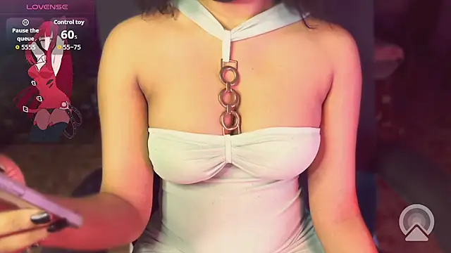 Snapshot of MissVeloura chatting on 17, 5, 2026 MissVeloura online show from 17, 5, 2026