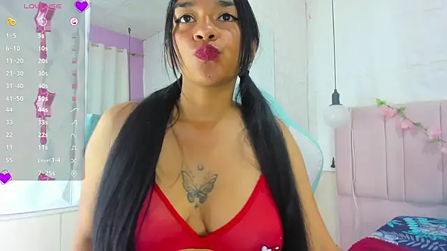 Snapshot of cloe_maisonn chatting on 11, 4, 2026 cloe maisonn online show from 11, 4, 2026