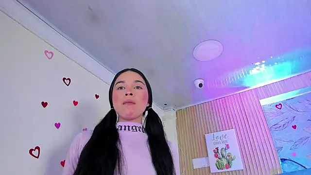 Delphine doll online show from 29, 4, 2026