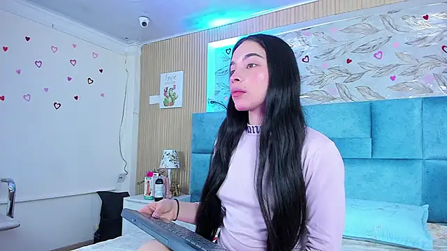 Delphine doll online show from 13, 5, 2026